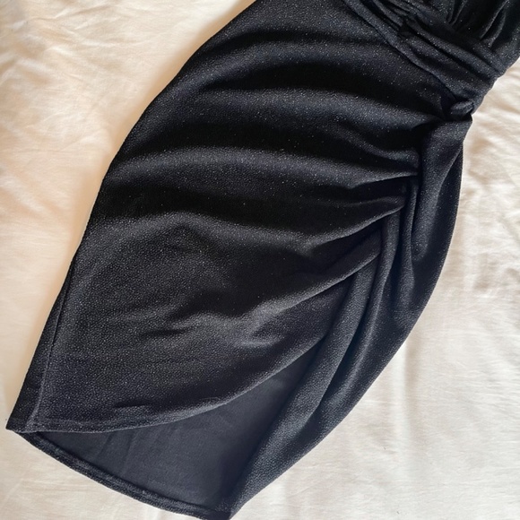 Black Latest Scoop Party Dress with shimmer finish - Picture 5 of 6